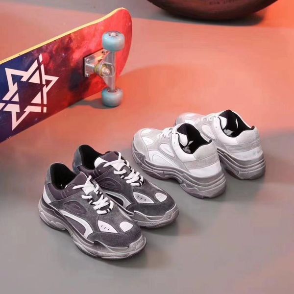 2020 кожа женской обуви зима плюс бархат диких кроссовок тенденция ретро грязных старые ботинки корейского ретро, Black
2020 кожа женской обуви зима плюс бархат диких кроссовок тенденция ретро грязных старые ботинки корейского ретро, Black