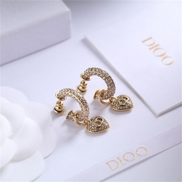 85% off factory clearance new family earrings female hook love diamond earrings, Golden
85% off factory clearance new family earrings female hook love diamond earrings, Golden