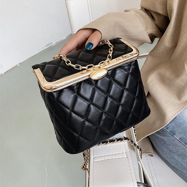 новый французский дизайн моды алмазный box сумка рама сумка сумка elegant плеча ширина 20см высота 16см
новый французский дизайн моды алмазный box сумка рама сумка сумка elegant плеча ширина 20см высота 16см