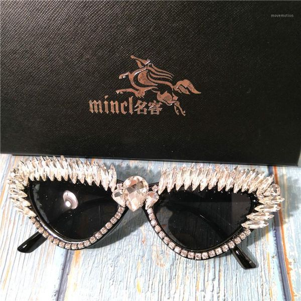 luxury diamond black cat sunglasses 2020 oversize fashion metal large shades crystal decoration sun glasses women fml1, White;black
luxury diamond black cat sunglasses 2020 oversize fashion metal large shades crystal decoration sun glasses women fml1, White;black