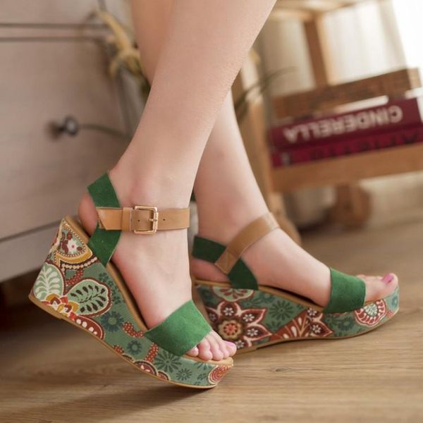 2021 new designer print denim sandals roman sandals wedges high heels peep-toe platform shoes woman, Black
2021 new designer print denim sandals roman sandals wedges high heels peep-toe platform shoes woman, Black