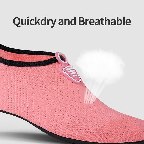 men women summer outdoor wading beach swimming surf sea slippers quick-dry aqua soft foldable water shoes y200420, Black
men women summer outdoor wading beach swimming surf sea slippers quick-dry aqua soft foldable water shoes y200420, Black