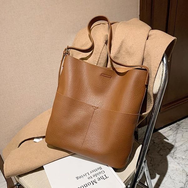 original design large-capacity bag female bag 2021 new fashion all-match messenger simple retro one-shoulder bucket
original design large-capacity bag female bag 2021 new fashion all-match messenger simple retro one-shoulder bucket