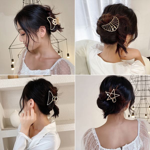 korean version of net red simple metal hairpin children's large grab back girl bath ball head clip headdress
korean version of net red simple metal hairpin children's large grab back girl bath ball head clip headdress