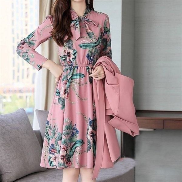 spring autumn trench coat slim ol ladies trench coat and dress long women windbreakers plus size two pieces women sets outwears lj201128, Tan;black
spring autumn trench coat slim ol ladies trench coat and dress long women windbreakers plus size two pieces women sets outwears lj201128, Tan;black