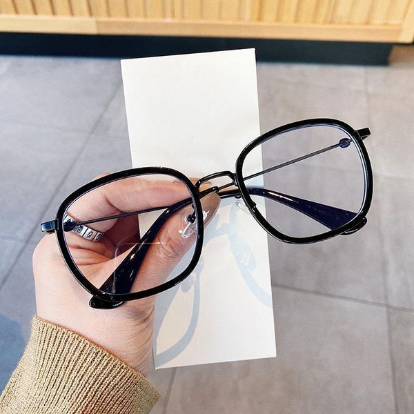 sunglasses 2021 fashion irregular metal frames computer glasses frame women men anti-blue light eyeglass blocking optical spectacle1, White;black
sunglasses 2021 fashion irregular metal frames computer glasses frame women men anti-blue light eyeglass blocking optical spectacle1, White;black