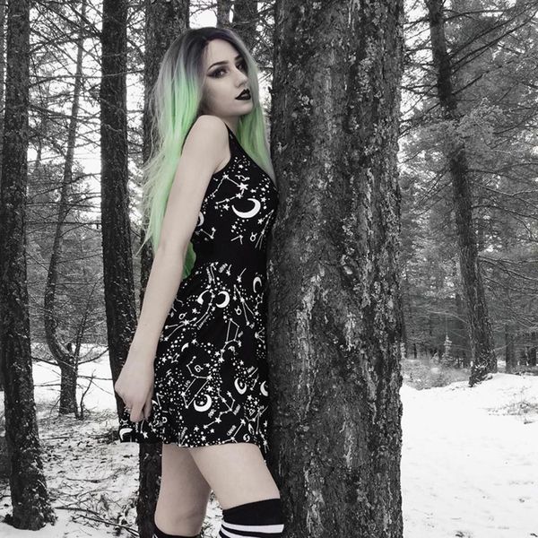 streetwear jurken zomer 2021 vestido festa women street gothic style punk black dress moon vintage sleeveless dress z4, Black;gray
streetwear jurken zomer 2021 vestido festa women street gothic style punk black dress moon vintage sleeveless dress z4, Black;gray