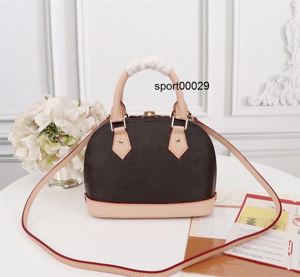 alma bb handbag golden padlock keys 2 toron handles fitted with detachable strap charming small bag perfect for crossbody wear
alma bb handbag golden padlock keys 2 toron handles fitted with detachable strap charming small bag perfect for crossbody wear