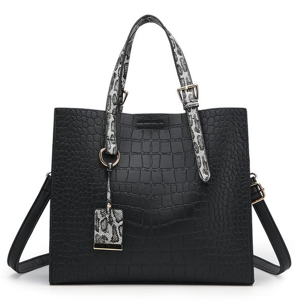 2019 new women's bag snake skin pattern diana fashion atmosphere hand simple pendant single shoulder diagonal
2019 new women's bag snake skin pattern diana fashion atmosphere hand simple pendant single shoulder diagonal