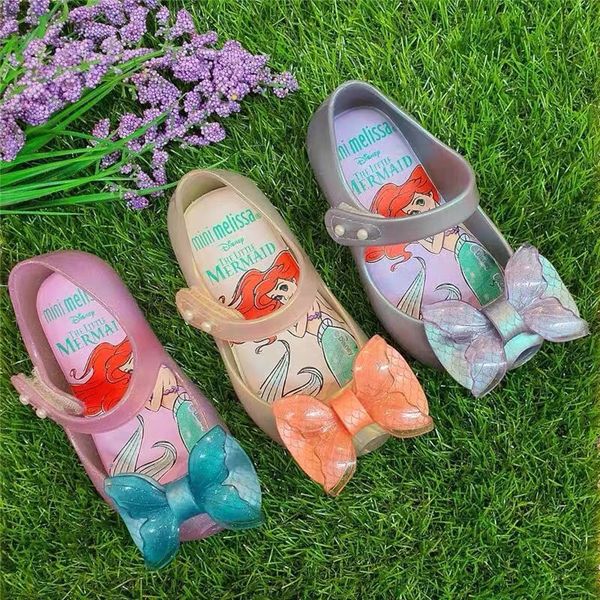 mini mel ultragirl + little mermaid infantil girl jelly 2020 shoes melissa sandals big children non-slip, Black;red
mini mel ultragirl + little mermaid infantil girl jelly 2020 shoes melissa sandals big children non-slip, Black;red