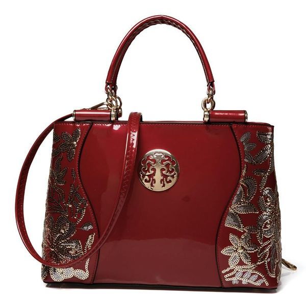 2020 new women's bags, lacquered leather bags, ladies' handbags, european and american brands, one-shoulder slung large bags
2020 new women's bags, lacquered leather bags, ladies' handbags, european and american brands, one-shoulder slung large bags