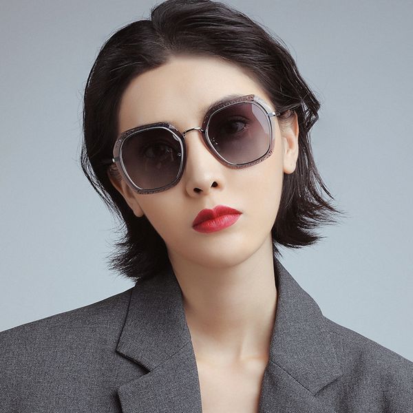2020 new polarizing sunglasses women's 6089 fashion net red big frame polarizing sunglasses, White;black
2020 new polarizing sunglasses women's 6089 fashion net red big frame polarizing sunglasses, White;black