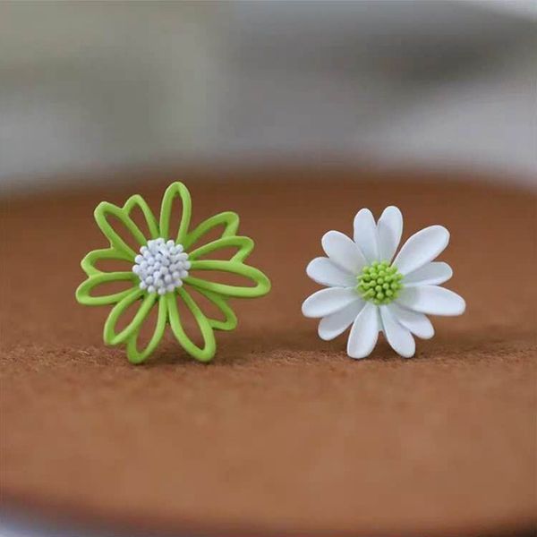 korean star popular asymmetric flower earrings 925 silver needle gd g-dragon same style small daisy flower stud earrings for women, Golden
korean star popular asymmetric flower earrings 925 silver needle gd g-dragon same style small daisy flower stud earrings for women, Golden