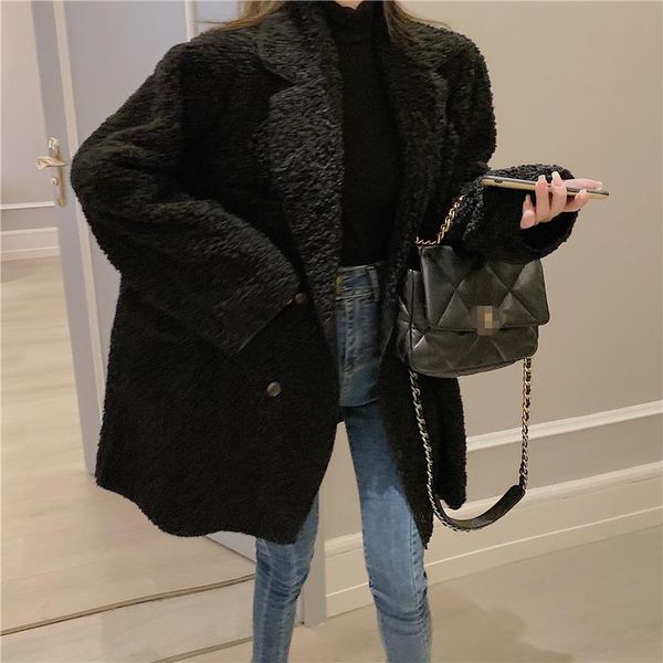 black lamb fur women coats winter new turn-down collar long-sleeved loose pocket thicken warm all match female outwear top
black lamb fur women coats winter new turn-down collar long-sleeved loose pocket thicken warm all match female outwear top