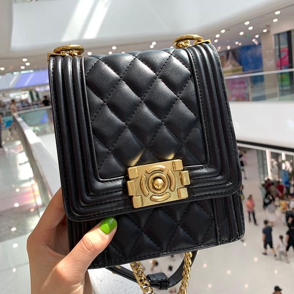 women bag 2020 autumn new simple vertical rhombic chain bag texture wild lock small square shoulder diagonal tide wallet
women bag 2020 autumn new simple vertical rhombic chain bag texture wild lock small square shoulder diagonal tide wallet