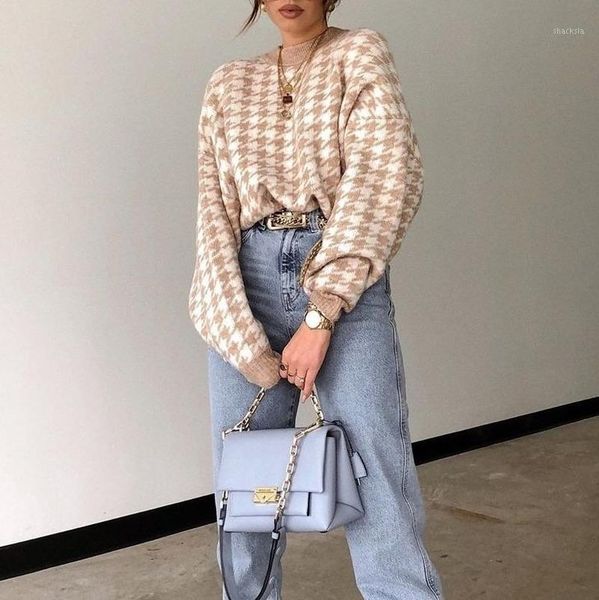 2020 autumn and winter new women's geometric knitted casual retro pullover sweater fashion wild latest simple new1, White;black
2020 autumn and winter new women's geometric knitted casual retro pullover sweater fashion wild latest simple new1, White;black