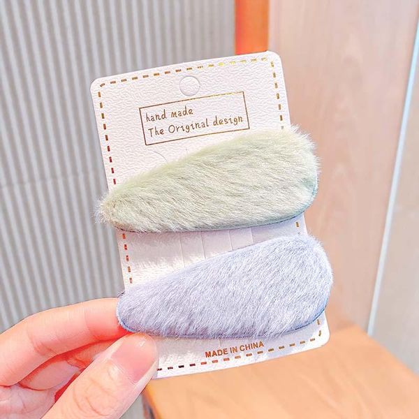 hair accessories oaoleer 2pcs/set korea winter plush hairpins solid color clips lovely barrettes fashion, Slivery;white
hair accessories oaoleer 2pcs/set korea winter plush hairpins solid color clips lovely barrettes fashion, Slivery;white