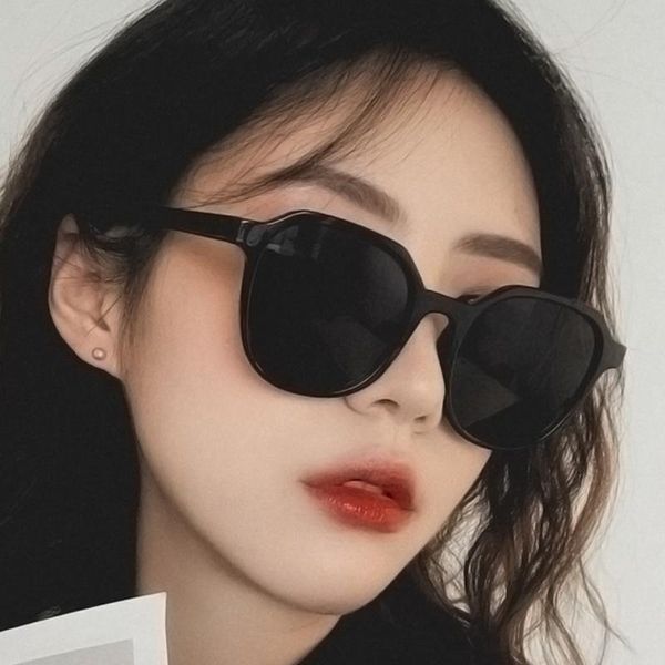 sunglasses trend fashion personality classic retro street shooting driving casual wild glasses, White;black
sunglasses trend fashion personality classic retro street shooting driving casual wild glasses, White;black