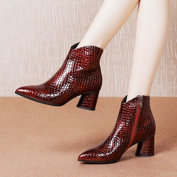 2021 women's fine fiber size 22-26 in length autumn and winter boots on british relief stone standard fhbi, Black
2021 women's fine fiber size 22-26 in length autumn and winter boots on british relief stone standard fhbi, Black
