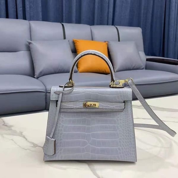 new alligator second generation kelly fashion one shoulder slant cross portable lock small square leather women's bag
new alligator second generation kelly fashion one shoulder slant cross portable lock small square leather women's bag