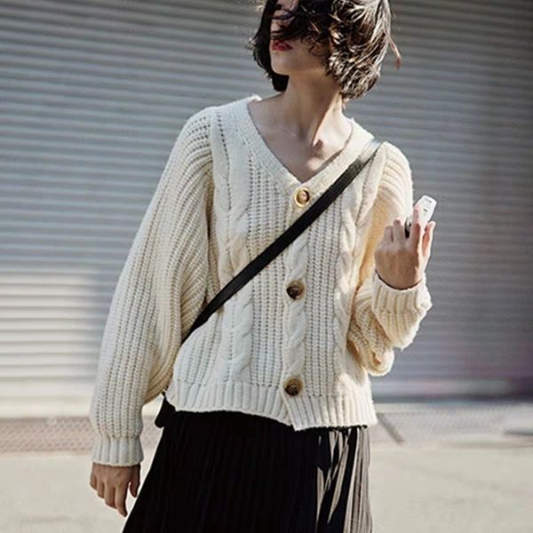 single-breasted loose bat sleeve women sweater fashion new female cardigans autumn winter clothes y200106, White;black
single-breasted loose bat sleeve women sweater fashion new female cardigans autumn winter clothes y200106, White;black