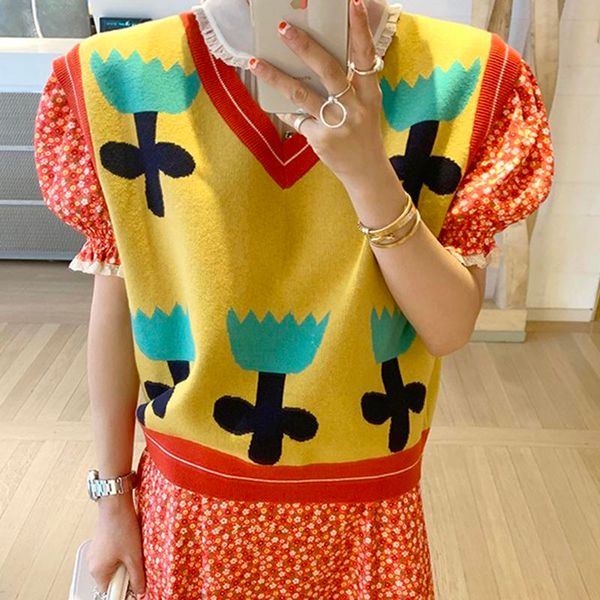 big flower vest sweater women v-neck sleeveless loose vintage jumpers casual korean knitted pullovers autumn winter outwear x292, Black;white
big flower vest sweater women v-neck sleeveless loose vintage jumpers casual korean knitted pullovers autumn winter outwear x292, Black;white