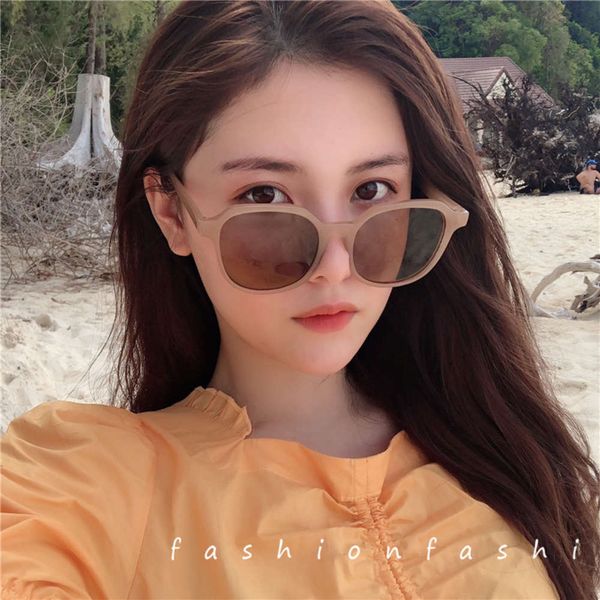 street in wanghong women's new sunglasses fashion round face box tan anti ultraviolet thin big face fashion sunglasses, White;black
street in wanghong women's new sunglasses fashion round face box tan anti ultraviolet thin big face fashion sunglasses, White;black