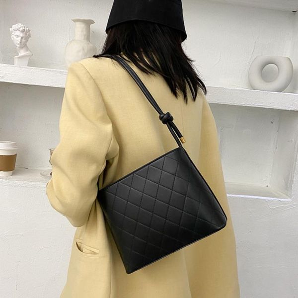 women solid color chain casual large buckets bag designer women shoulder handbags 2020 new fashion designer bags
women solid color chain casual large buckets bag designer women shoulder handbags 2020 new fashion designer bags