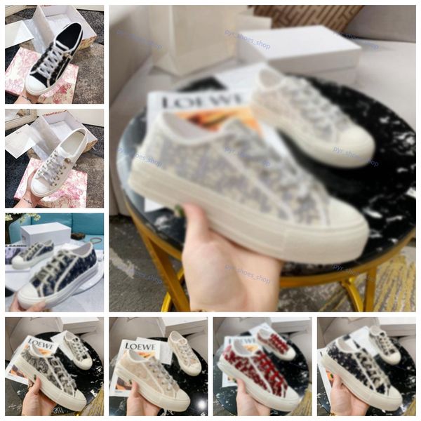 new women embroidered cotton platform canvas shoes letter printed canvas flat shoes lady design sandals summer stylist shoes 35-40, Black;red
new women embroidered cotton platform canvas shoes letter printed canvas flat shoes lady design sandals summer stylist shoes 35-40, Black;red