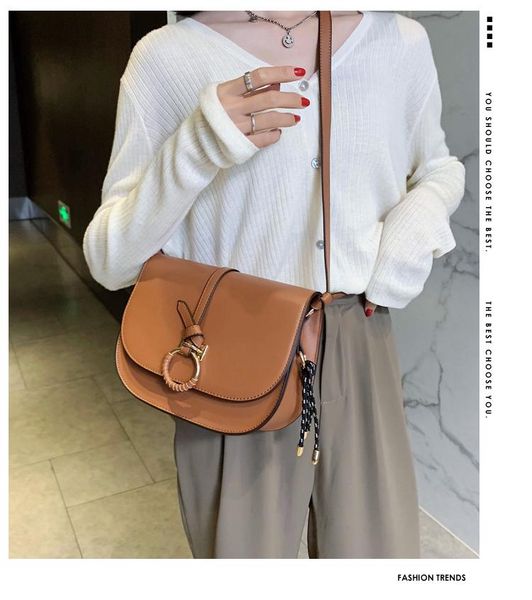 winter 2020 new gold chain preparation retro women's shoulder diagonal designer luxury hand pu purse purse small square bag
winter 2020 new gold chain preparation retro women's shoulder diagonal designer luxury hand pu purse purse small square bag