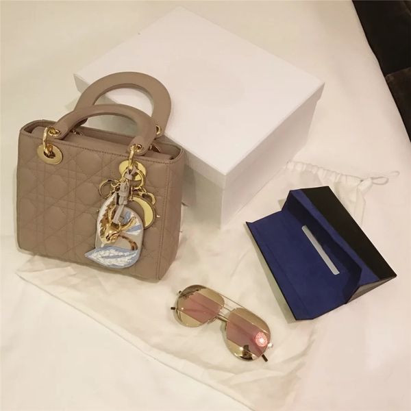 new 2020 genuine leather handluxury designer princess dianas tassel multicolor cowhide princess diana shoulder messenger princess diana c#40
new 2020 genuine leather handluxury designer princess dianas tassel multicolor cowhide princess diana shoulder messenger princess diana c#40