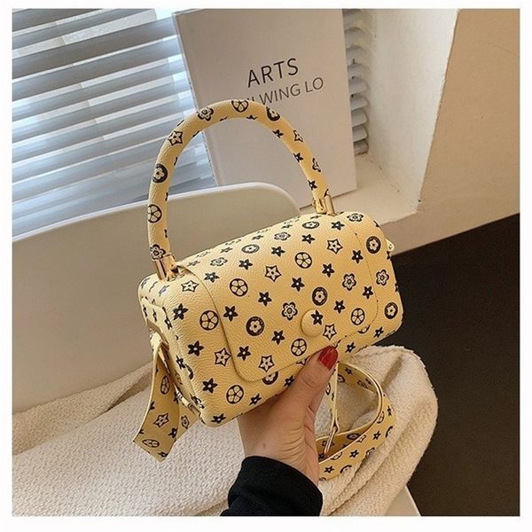 factory store shop fashion trend printed women's new casual personalized portable single shoulder diagonal bag wholesale store
factory store shop fashion trend printed women's new casual personalized portable single shoulder diagonal bag wholesale store