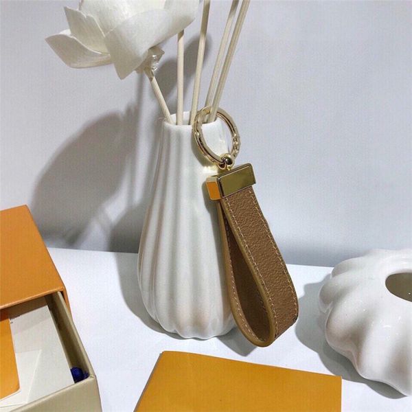 2020s v exquisite four-leaf flower letter luxury keychain multi pendant bag charm fashion key chain box, Silver
2020s v exquisite four-leaf flower letter luxury keychain multi pendant bag charm fashion key chain box, Silver