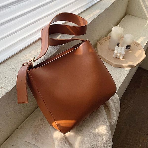 solid color high capacity женщины сумки на ремне широкий ремень bucket crossbody сумки для крупных женщин женская сумка casual big shopper n
solid color high capacity женщины сумки на ремне широкий ремень bucket crossbody сумки для крупных женщин женская сумка casual big shopper n