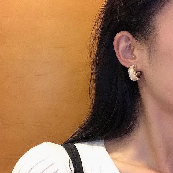 2021 Fashion Vintage Enamel Round Circle Hoop Earrings For Women Glaze C Shape Geometric Small Earring Boucle D'oreille Jewelry, Golden;silver
2021 Fashion Vintage Enamel Round Circle Hoop Earrings For Women Glaze C Shape Geometric Small Earring Boucle D'oreille Jewelry, Golden;silver