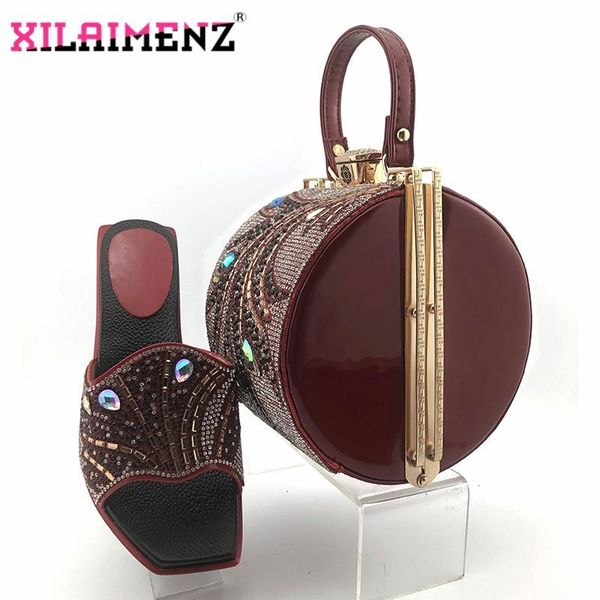 dress shoes mature style african lady and bag set in wine color mama to match for wedding, Black
dress shoes mature style african lady and bag set in wine color mama to match for wedding, Black