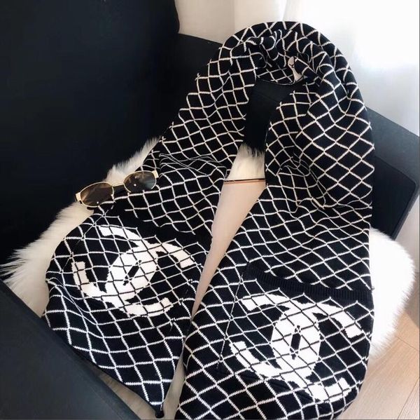 luxury designer "c" home plaid shawls for the new ss winter 2020 fashion faux cashmere warm scarf, Blue;gray
luxury designer "c" home plaid shawls for the new ss winter 2020 fashion faux cashmere warm scarf, Blue;gray