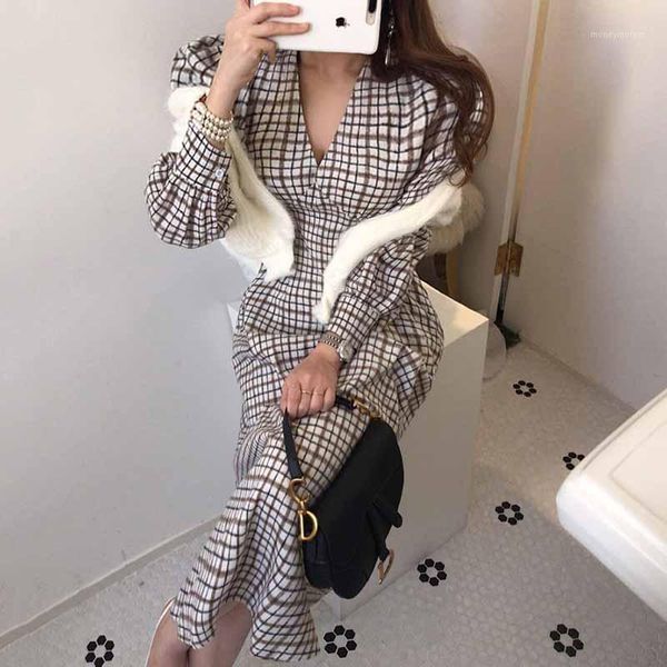 casual dresses french puff sleeves slim plaid v-neck stylish chic gentle office lady brief elegant slender long dress 2021 1, Black;gray
casual dresses french puff sleeves slim plaid v-neck stylish chic gentle office lady brief elegant slender long dress 2021 1, Black;gray