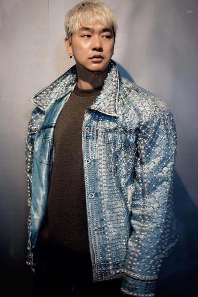 tide male singer stage coat sparkly rhinestones pearl denim jacket hip hop dj dancer blue beads loose coats bar cowboys costume1, Black;brown
tide male singer stage coat sparkly rhinestones pearl denim jacket hip hop dj dancer blue beads loose coats bar cowboys costume1, Black;brown