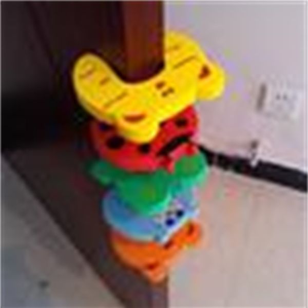 cartoon retail- 1pcs - jammers child baby animal sdoor ser holder lock safety guard/ child safety comp 
cartoon retail- 1pcs - jammers child baby animal sdoor ser holder lock safety guard/ child safety comp