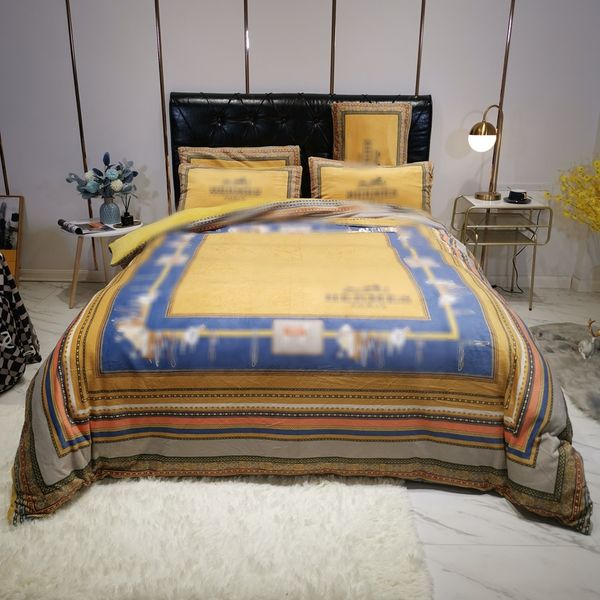 2021 gold blue designer bedding sets luxury duvet cover king size bed sheet pillowcases soft warm comforter cover set sale
2021 gold blue designer bedding sets luxury duvet cover king size bed sheet pillowcases soft warm comforter cover set sale
