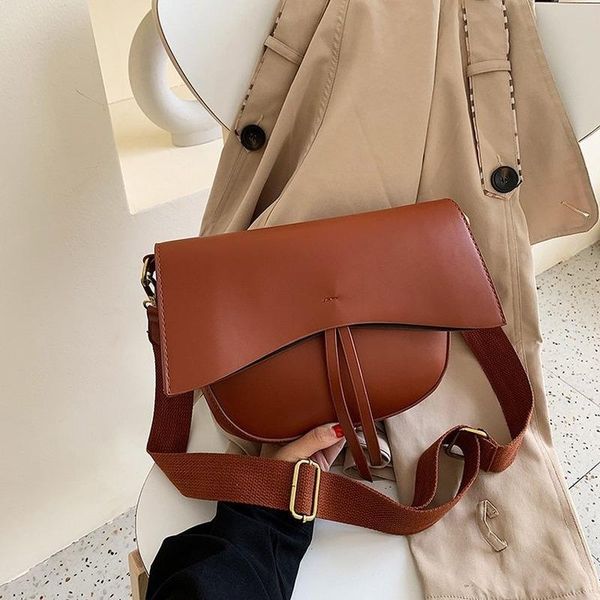 female bag 2020 new fashion saddle bag wild simple cover saddle fashion shoulder messenger
female bag 2020 new fashion saddle bag wild simple cover saddle fashion shoulder messenger