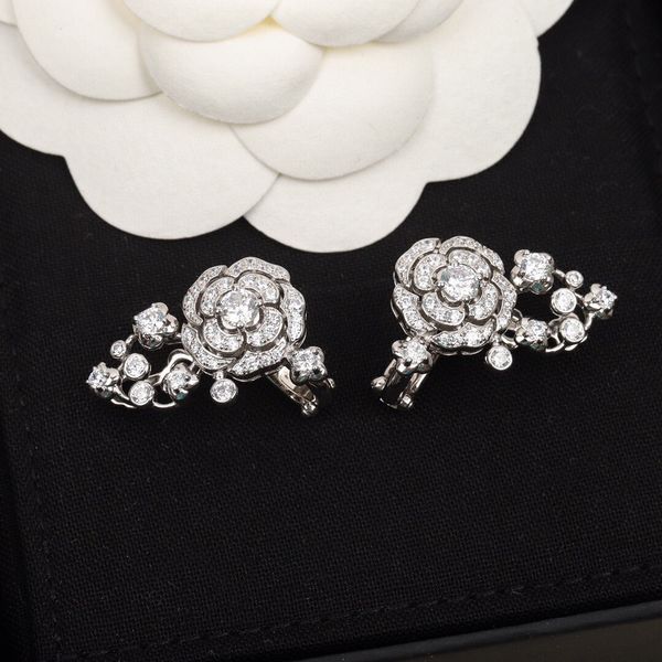 s925 silver fashion hollow style dangle charm flower design stud earring wth diamond for women wedding jewelry gift have box stamp ps4258
s925 silver fashion hollow style dangle charm flower design stud earring wth diamond for women wedding jewelry gift have box stamp ps4258
