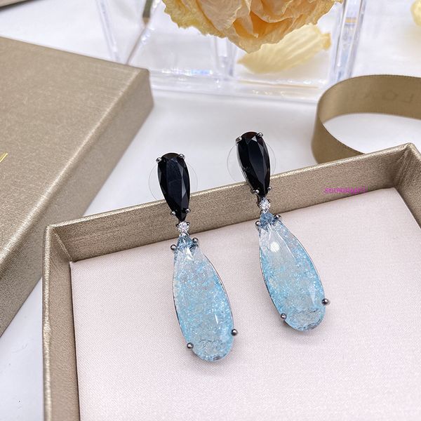 water drop earrings women's retro ice breaking diamond 925 silver needle light blue glass broken diamond water drop earrings long
water drop earrings women's retro ice breaking diamond 925 silver needle light blue glass broken diamond water drop earrings long