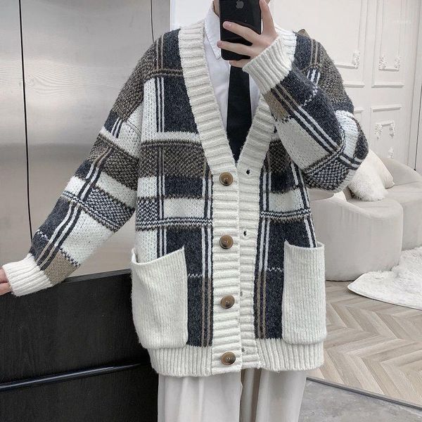 2020 men's plaid fashion cashmere sweater male v-neck knitting long sleeves high-quality wool cardigans single breasted coats1, White;black
2020 men's plaid fashion cashmere sweater male v-neck knitting long sleeves high-quality wool cardigans single breasted coats1, White;black