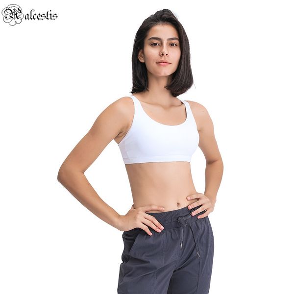 2021 multi-strap cross-back yoga underwear female nude feeling shockproof running fitness sports bra base, White;red
2021 multi-strap cross-back yoga underwear female nude feeling shockproof running fitness sports bra base, White;red