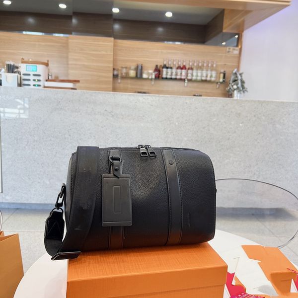 2022 women fashion classic premium brand evening bags pillow bag available for men and women simple leather size:27.5 *17
2022 women fashion classic premium brand evening bags pillow bag available for men and women simple leather size:27.5 *17