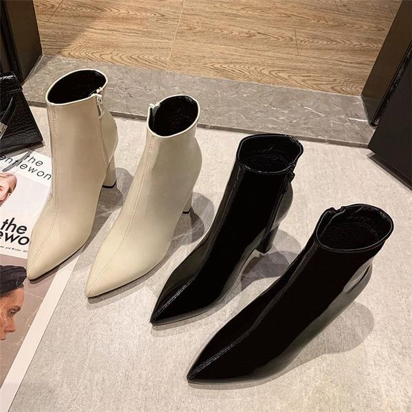 2021 winter women plush boots casual pointed toe block high heels ankle booties lady designer 8.5cm high heels shoes, Black
2021 winter women plush boots casual pointed toe block high heels ankle booties lady designer 8.5cm high heels shoes, Black