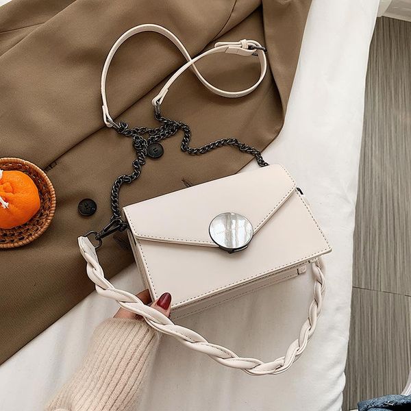 2021 new autumn and winter underarm bag western style one shoulder messenger bag fashionable chain small female 
2021 new autumn and winter underarm bag western style one shoulder messenger bag fashionable chain small female