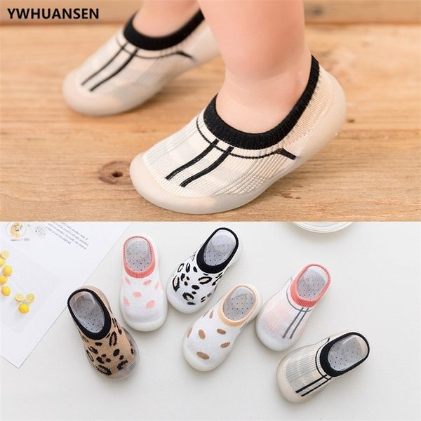 summer spring leopard soft bottom non-slip floor socks solid color toddler girl boy shoes with transparent rubber soles kid baby lj200828, Pink;yellow
summer spring leopard soft bottom non-slip floor socks solid color toddler girl boy shoes with transparent rubber soles kid baby lj200828, Pink;yellow